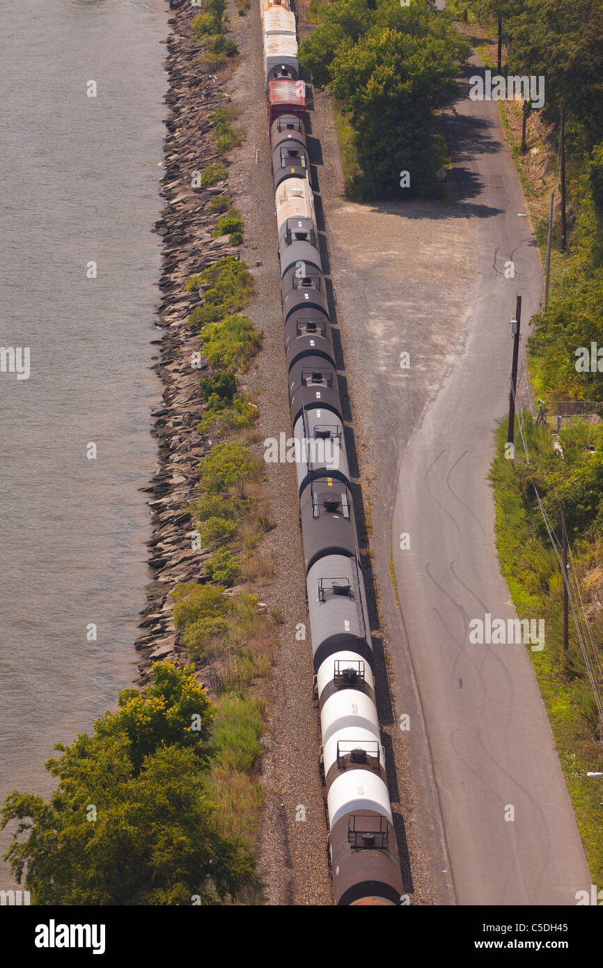 POUGHKEEPSIE, NEW YORK, USA - Güterzug Stockfoto