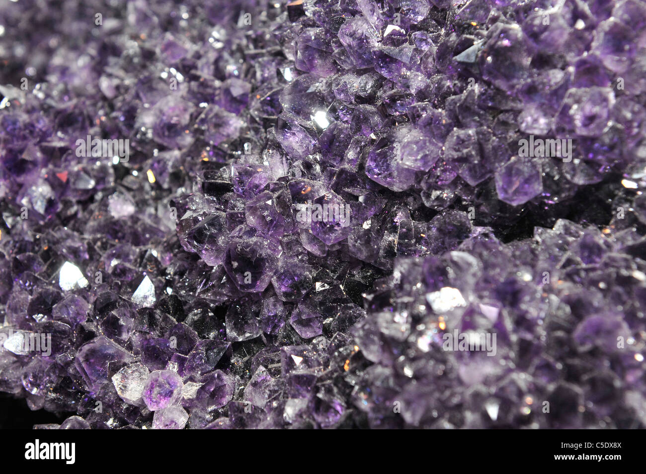 Amethyst Violet Vielzahl von Quarz, die oft in Schmuck verwendet. Stockfoto