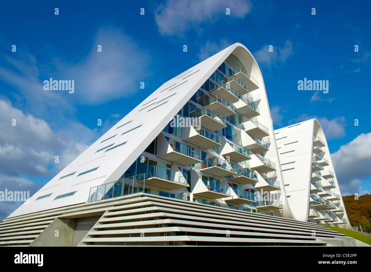 Wavy Roof Stockfotos & Wavy Roof Bilder - Alamy