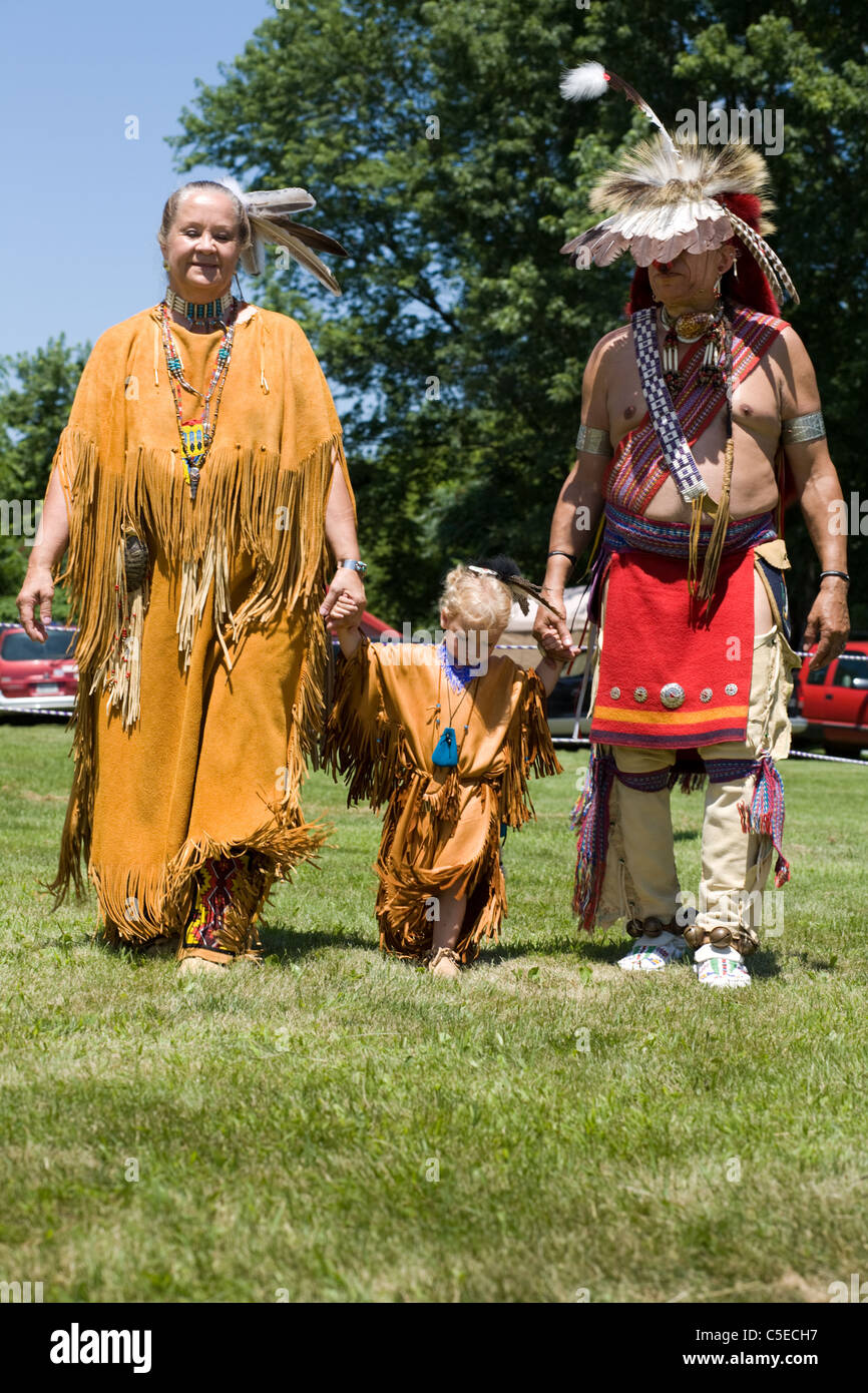 Durchführung einer Tanz an der Irokesen Powwow, Rotterdam Junction, Mohawk Valley, New York State Stockfoto