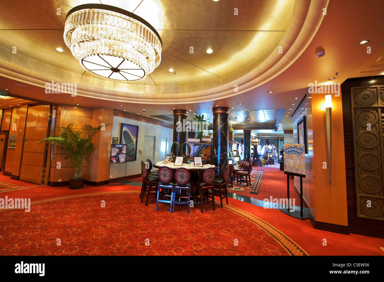 Hauptflur Auf Deck 2 Vom Empire Casino Cunard Queen Mary 2