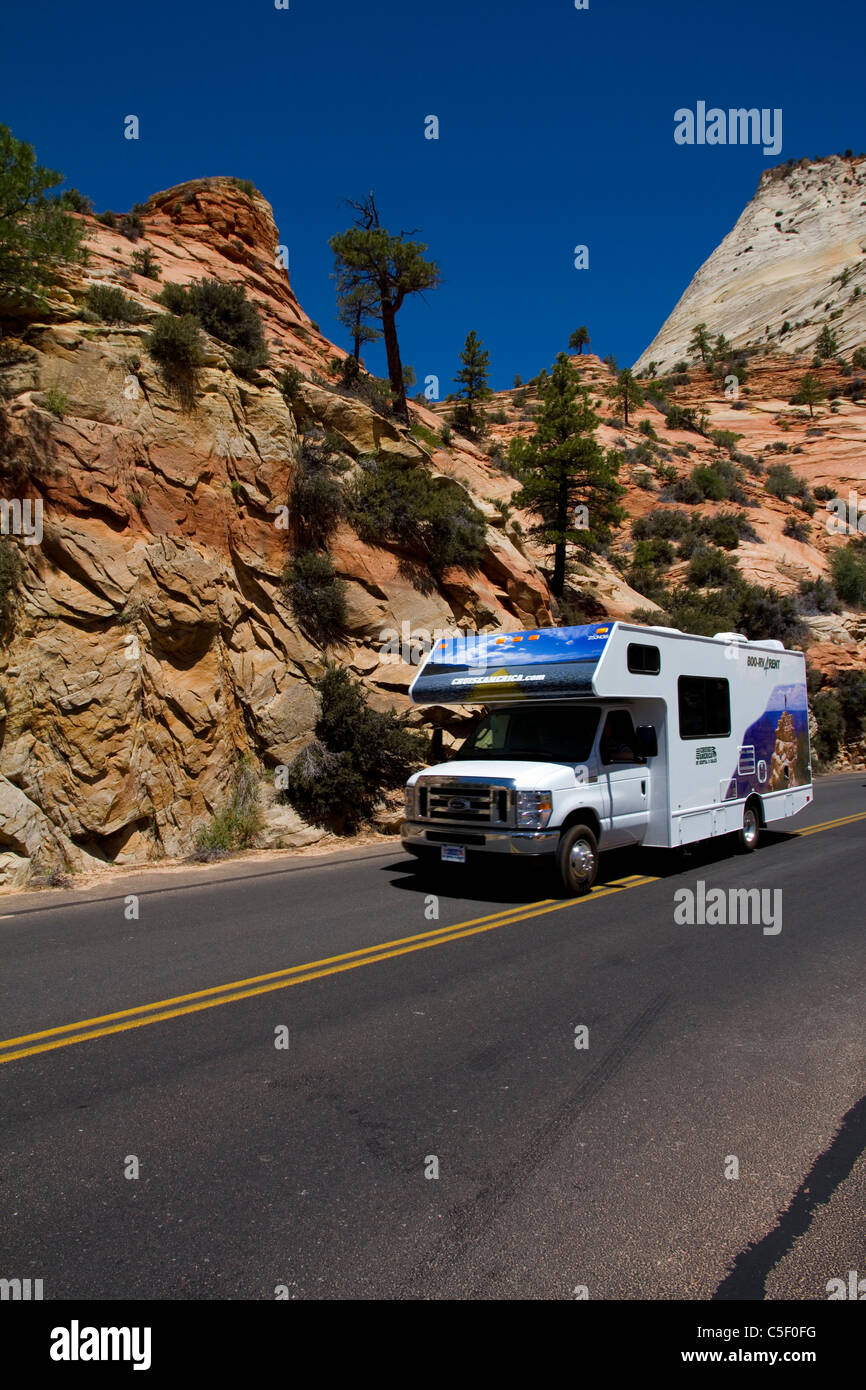 RV-Aktion entlang der malerischen Route 9 bis Zion Nationalpark, UT Stockfoto