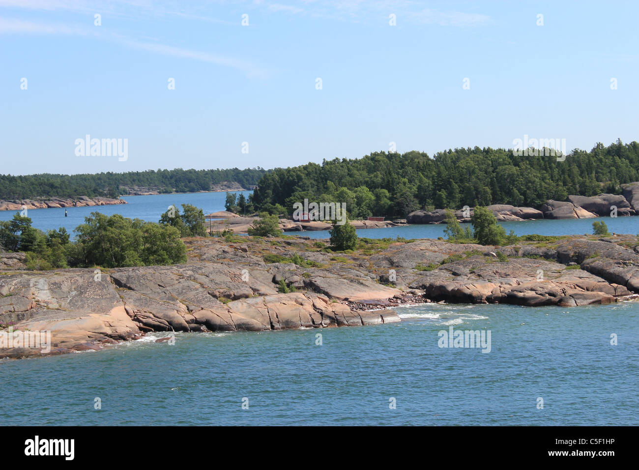 Archipel von Åland (Ahvenanmaa ) die Åland-Inseln sind autonom, entmilitarisiert und die einzige monolingual schwedischsprachige Region Finnlands. Stockfoto