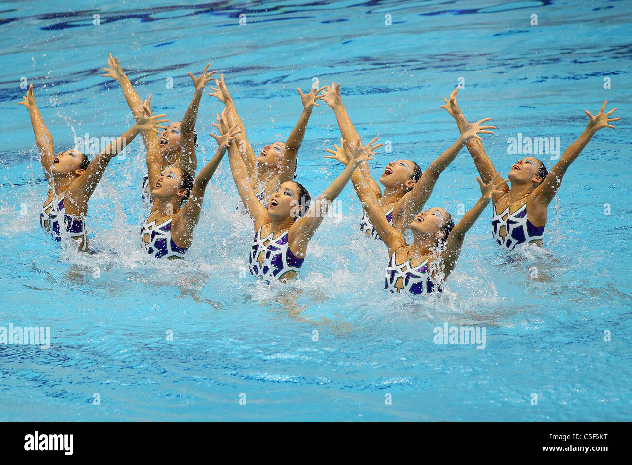 Synchronschwimmen: Japan Nationalmannschaft während der Team freie Kür Ausstellung durchführt. Stockfoto