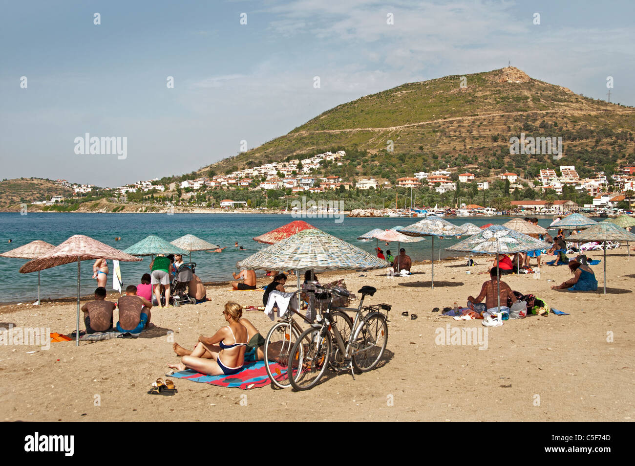 Yeni Foca Yenifoca Türkei Strand Meer Sand schwimmen Stockfoto