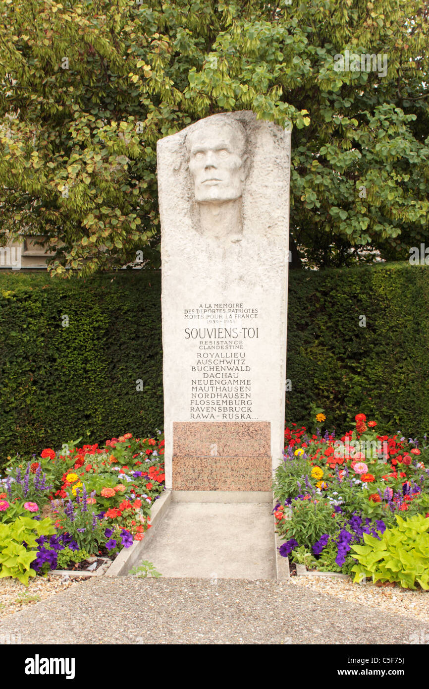 Denkmal in Château-Thierry erinnert an diejenigen, die aus Frankreich in die Konzentrationslager während des 2. Weltkrieges aufgenommen wurden Stockfoto