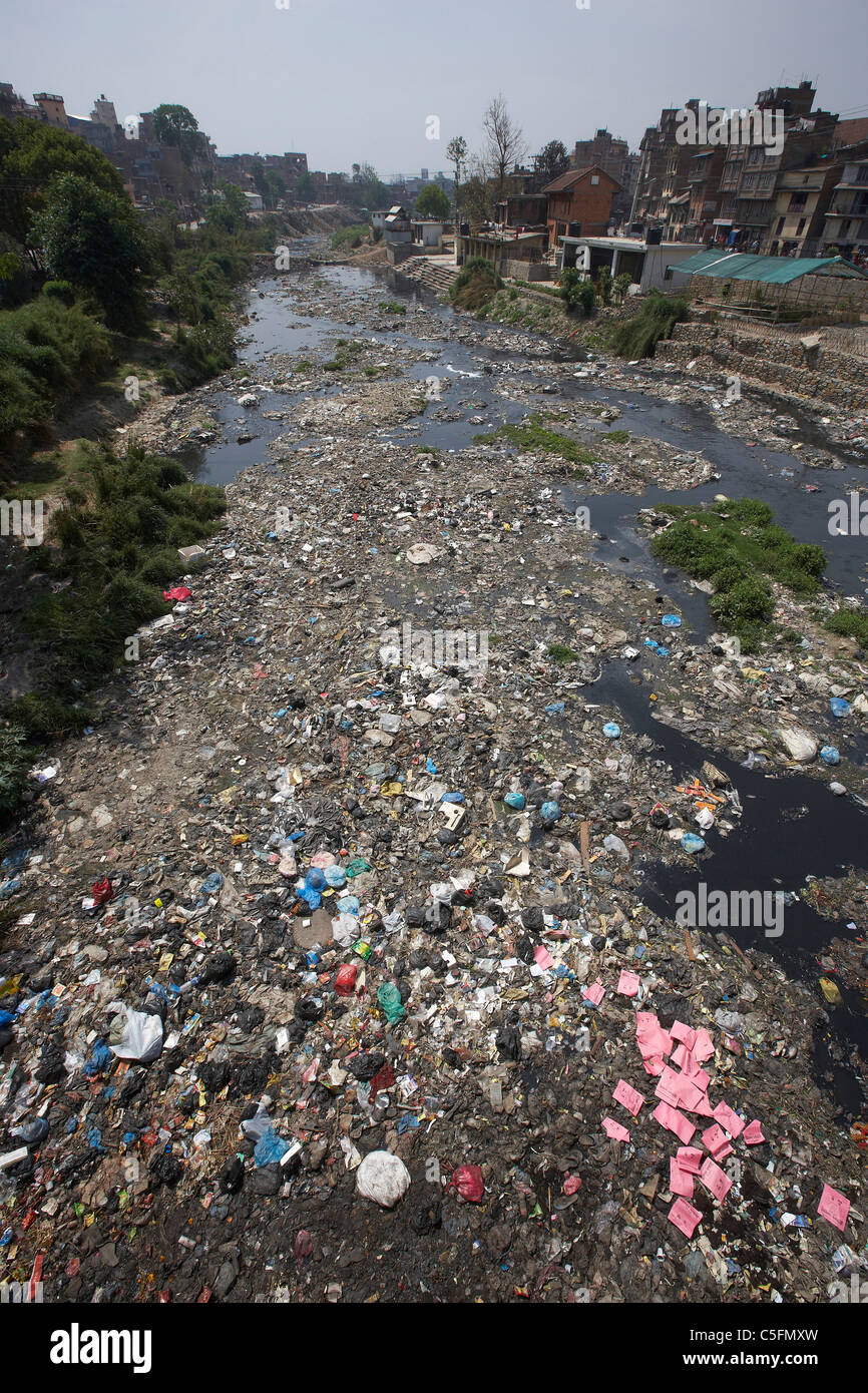 Nepal water pollution waste Fotos und Bildmaterial in hoher Auflösung