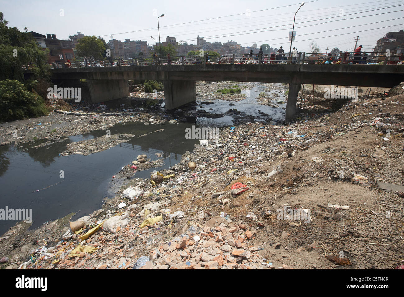 Nepal water pollution waste Fotos und Bildmaterial in hoher Auflösung