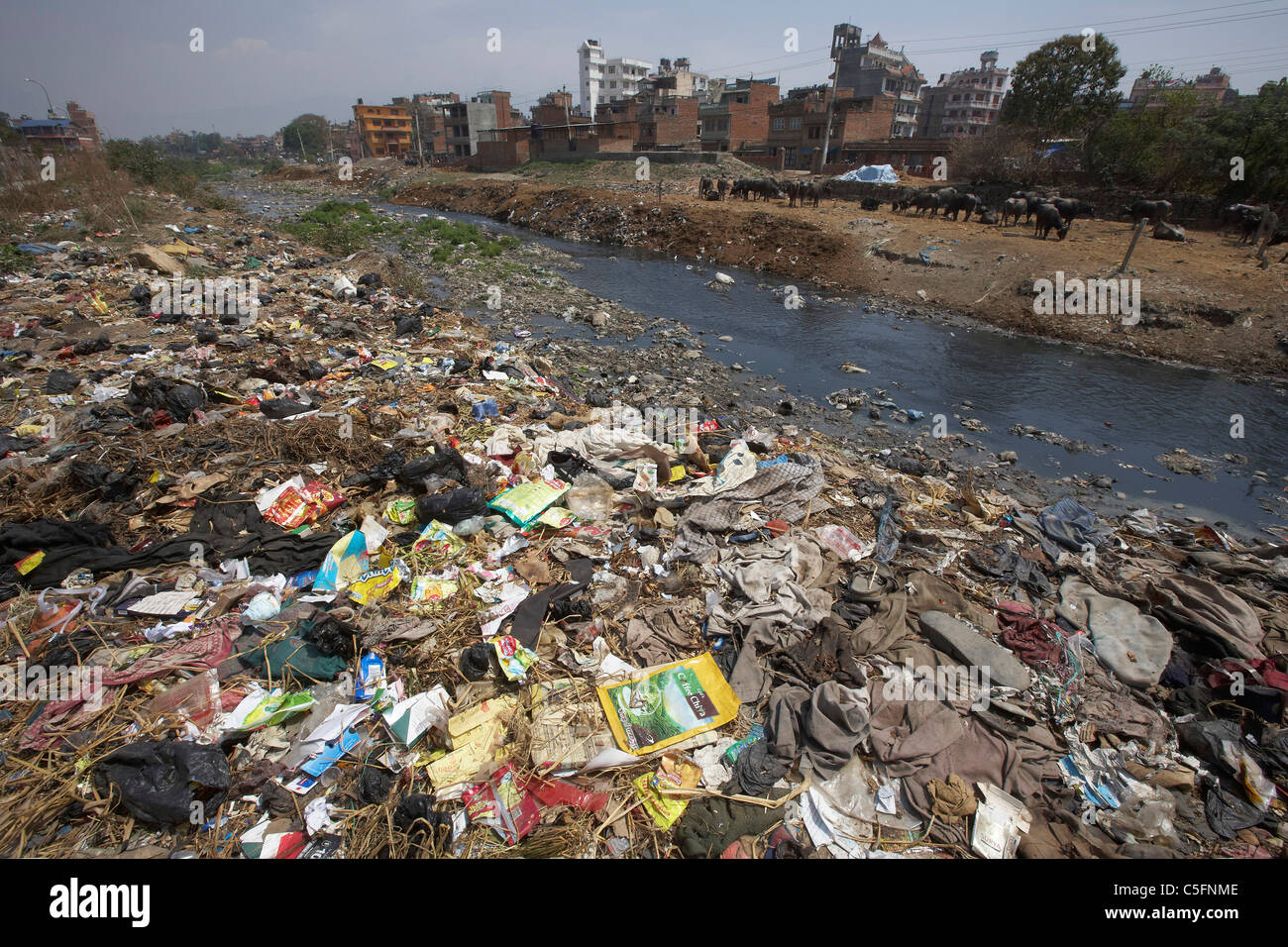 Nepal water pollution waste Fotos und Bildmaterial in hoher Auflösung