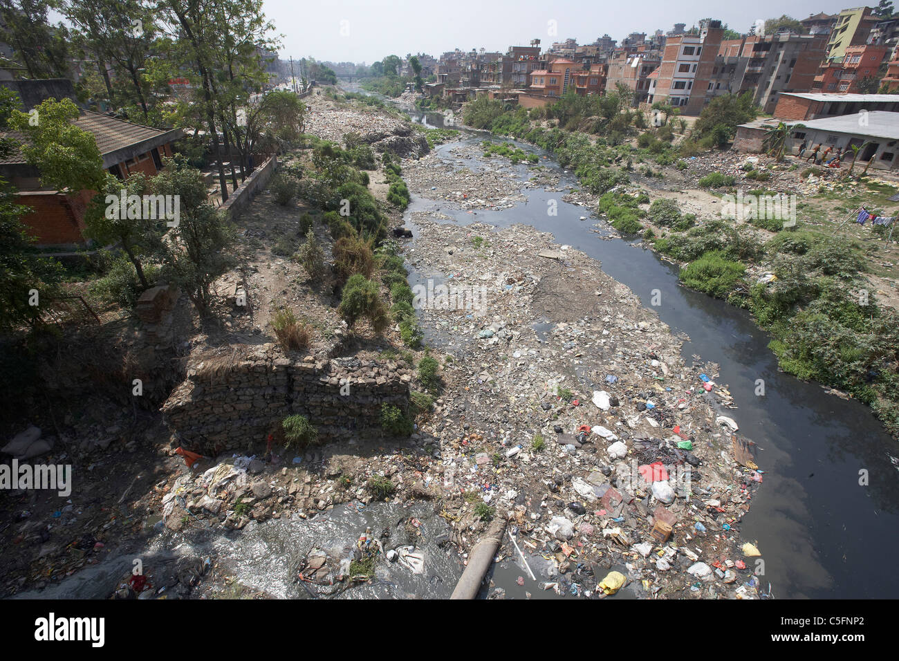 Nepal water pollution waste Fotos und Bildmaterial in hoher Auflösung