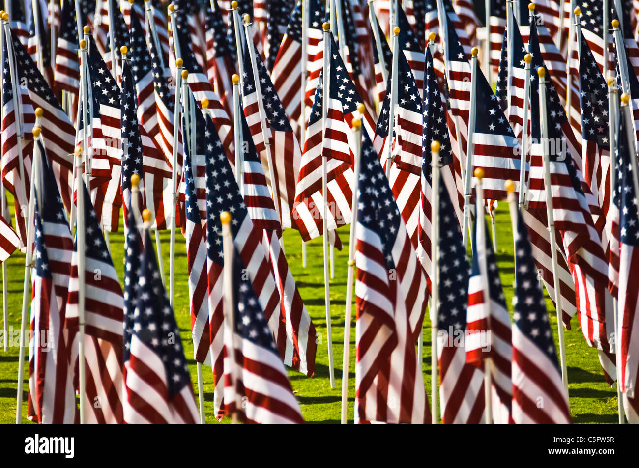 USA-Flaggen auf dem Display für 9/11 Memorial. Stockfoto