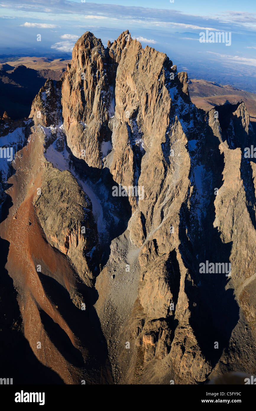 Mount Kenya ist der höchste Berg in Kenia und die zweithöchste in Afrika und südlich des Äquators liegt. Stockfoto