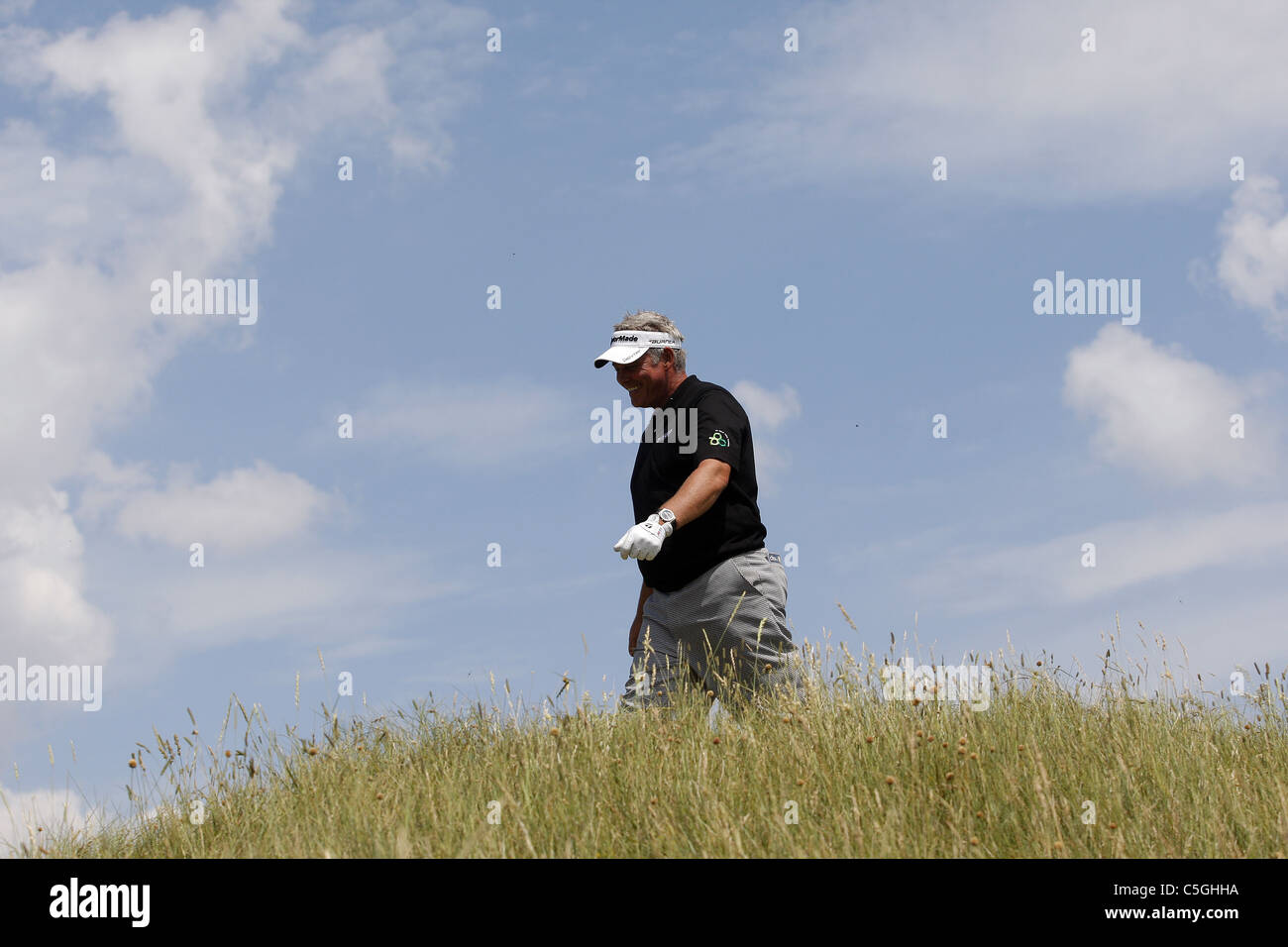 DARREN CLARKE GENIEßT SEINEN WEG DER OFFENEN MEISTERSCHAFT ROYAL ST. Georgs SANDWICH KENT ENGLAND 15. Juli 2011 Stockfoto