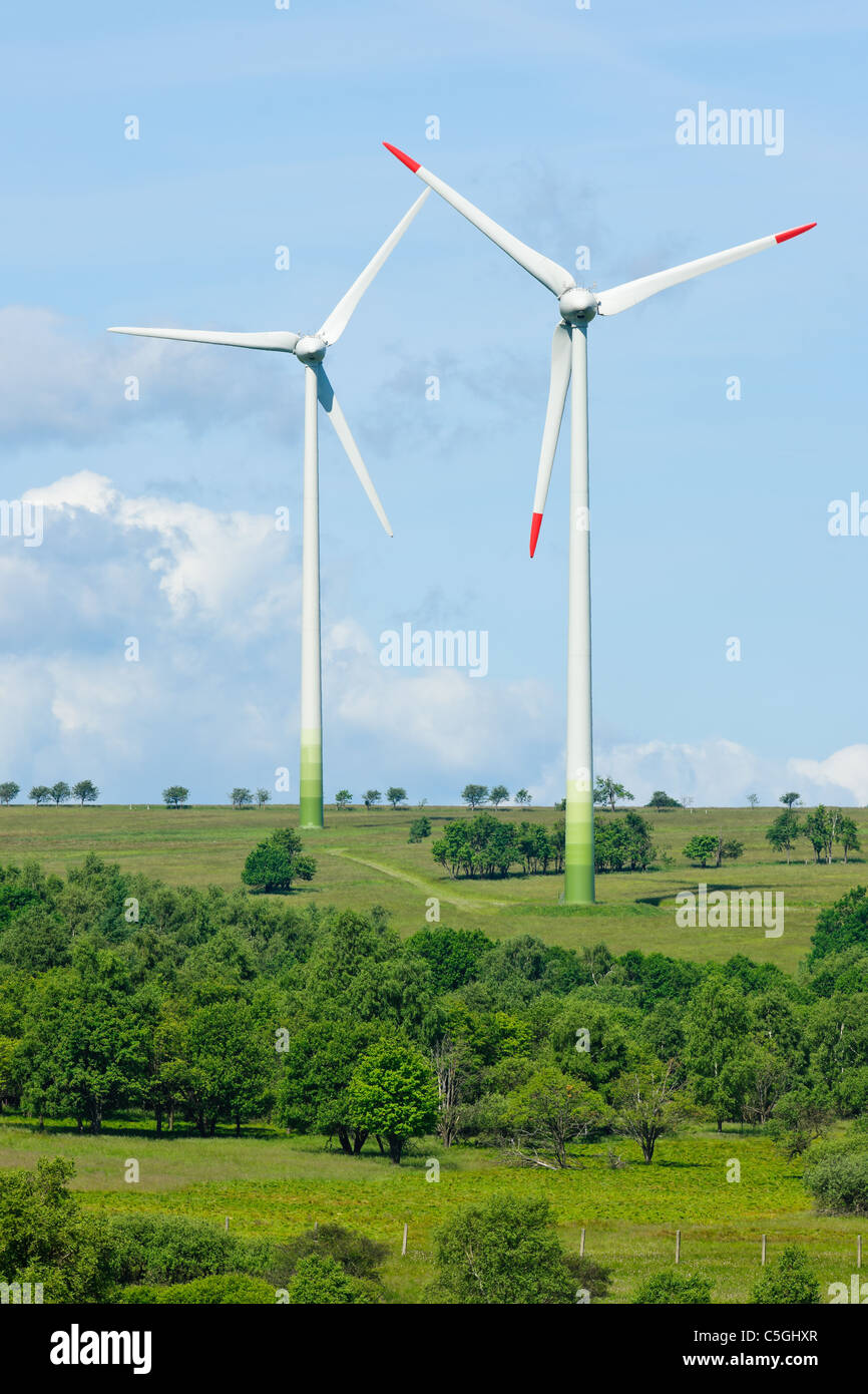 Ökostrom Windmühle Generatoren Ökologie Landschaft blaue Himmel Stockfoto