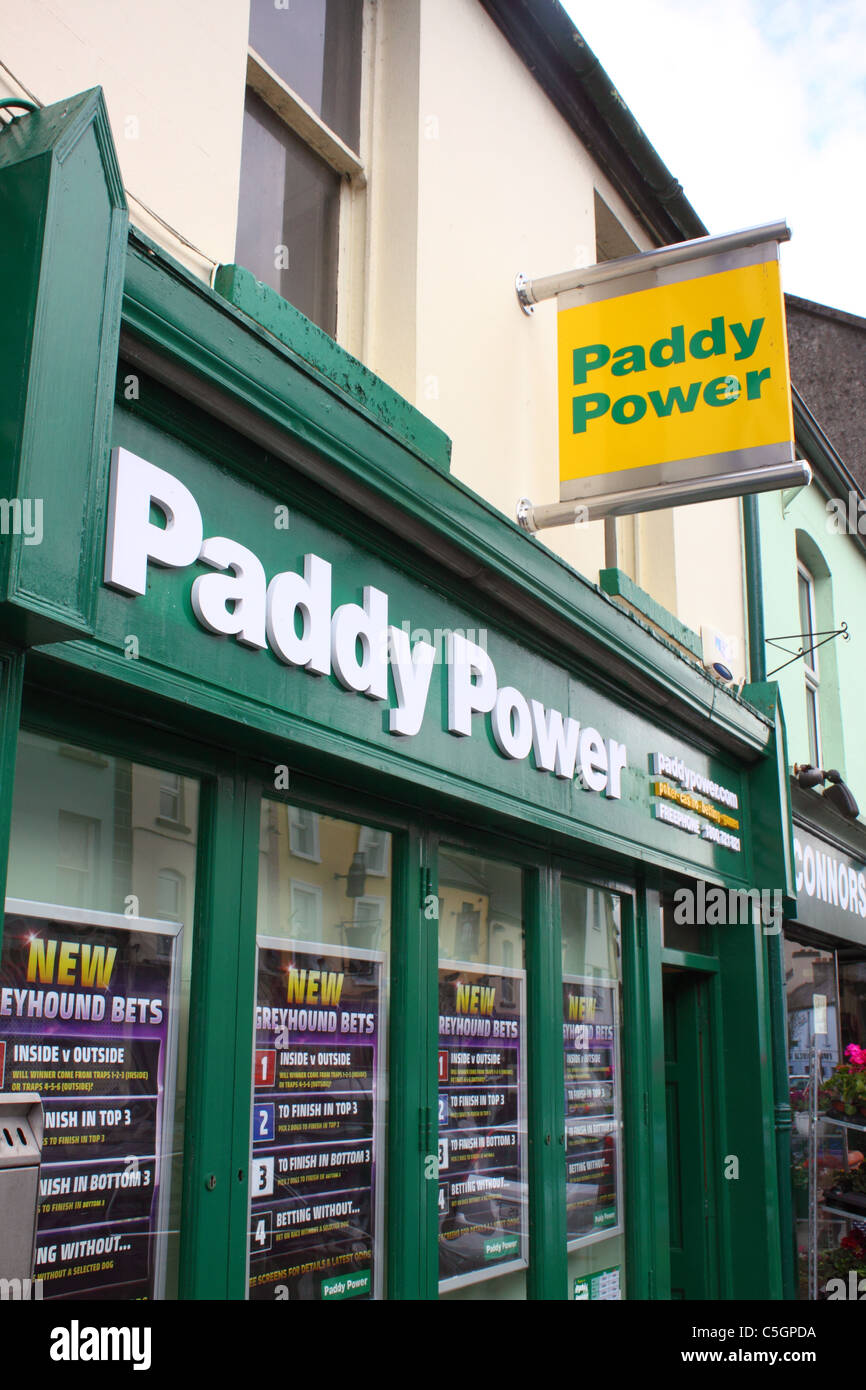 Paddy Power, Irlands größter Buchmacher Wetten Büro in Ballina, Irland Stockfoto