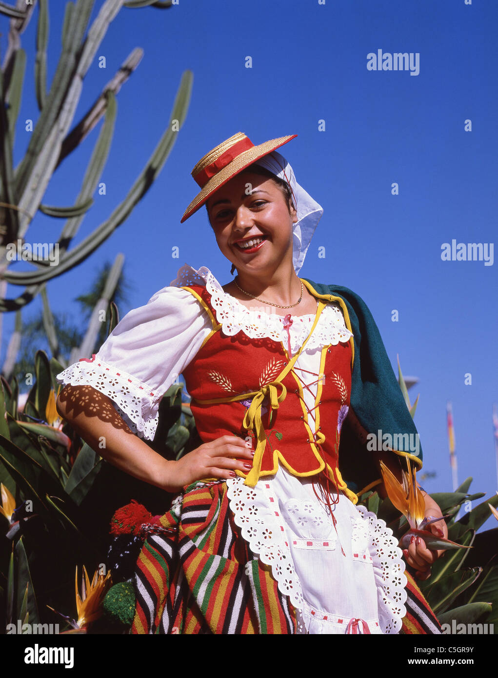 Junge Frau trägt Kanarische Kleid, Plaza Constitucion, La Orotava, Teneriffa, Kanarische Inseln, Spanien Stockfoto