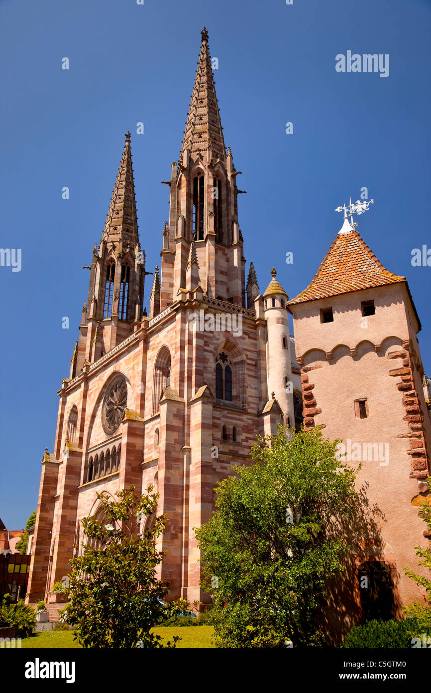 Schönen Saint-Pierre und Saint-Paul-Kirche in Obernai, entlang der Weinstraße Route, Elsass-Bas-Rhin-Frankreich Stockfoto