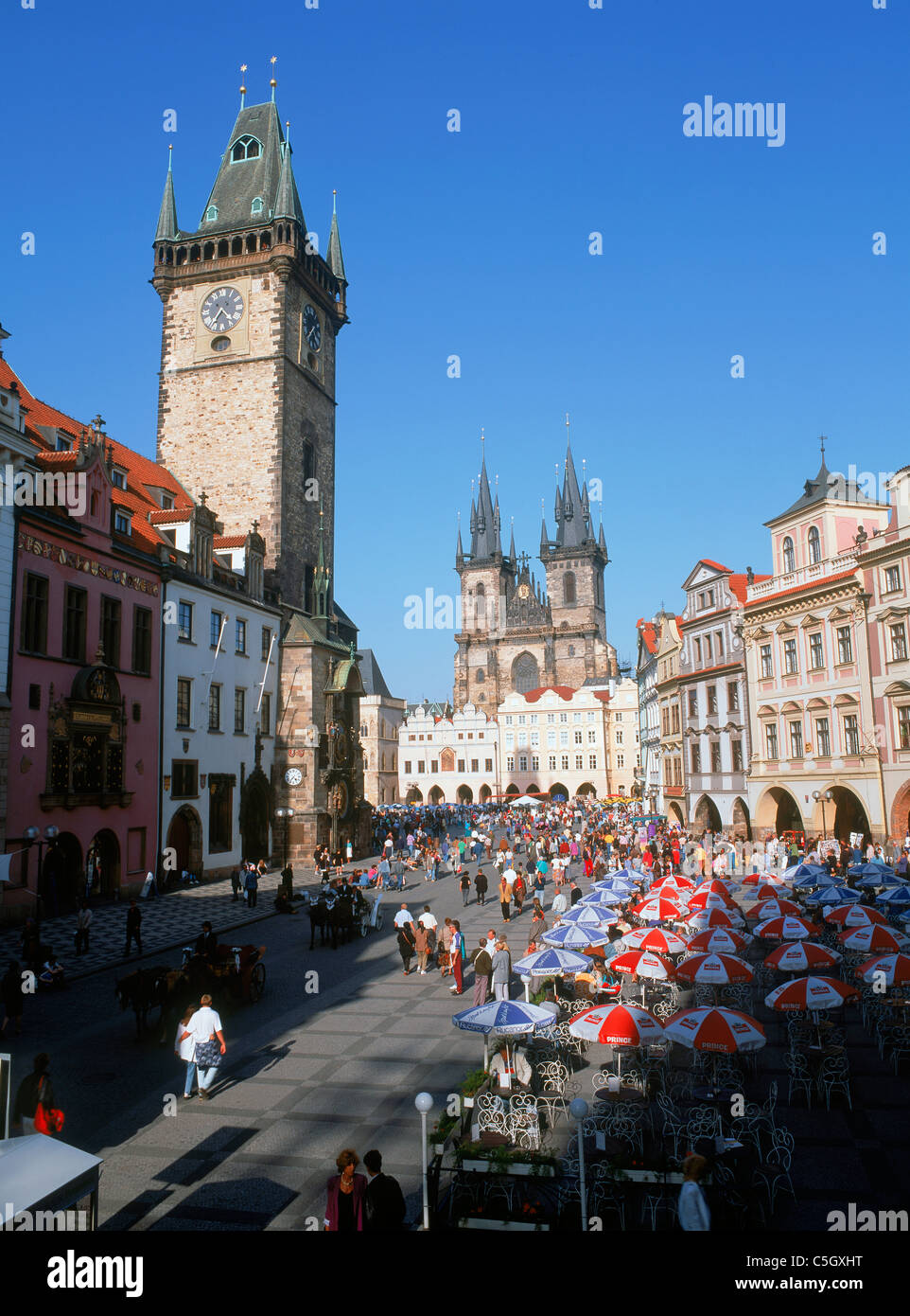 Altstädter Ring voller Touristen und Besucher in Prag Tschechische Republik Stockfoto