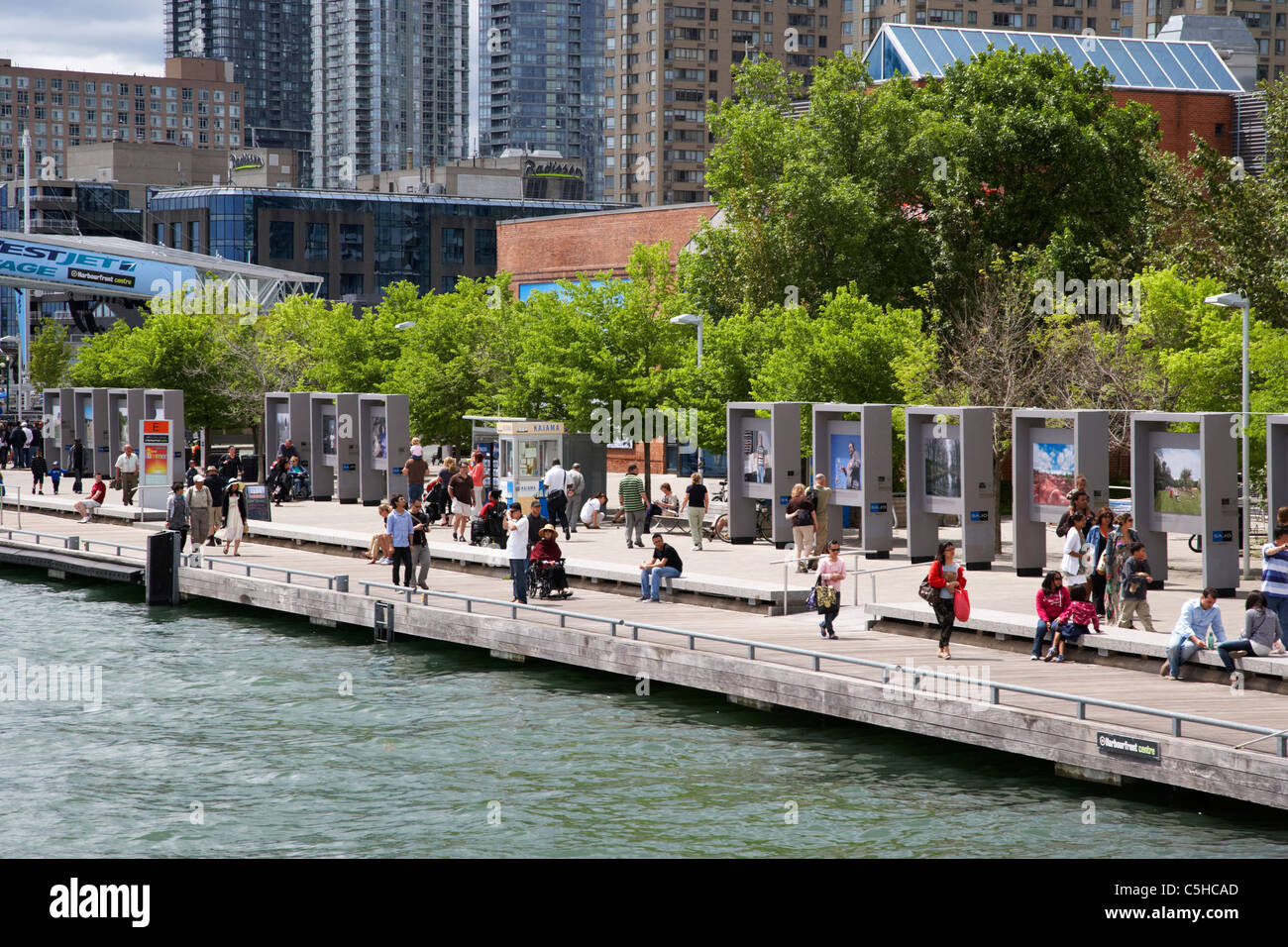 Promenade an der Harbourfront centre Toronto Ontario Kanada Stockfoto
