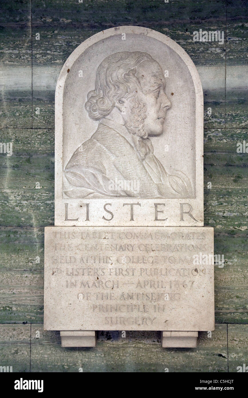 Denkmal für Joseph Lister am Royal College of Surgeons, London UK Stockfoto