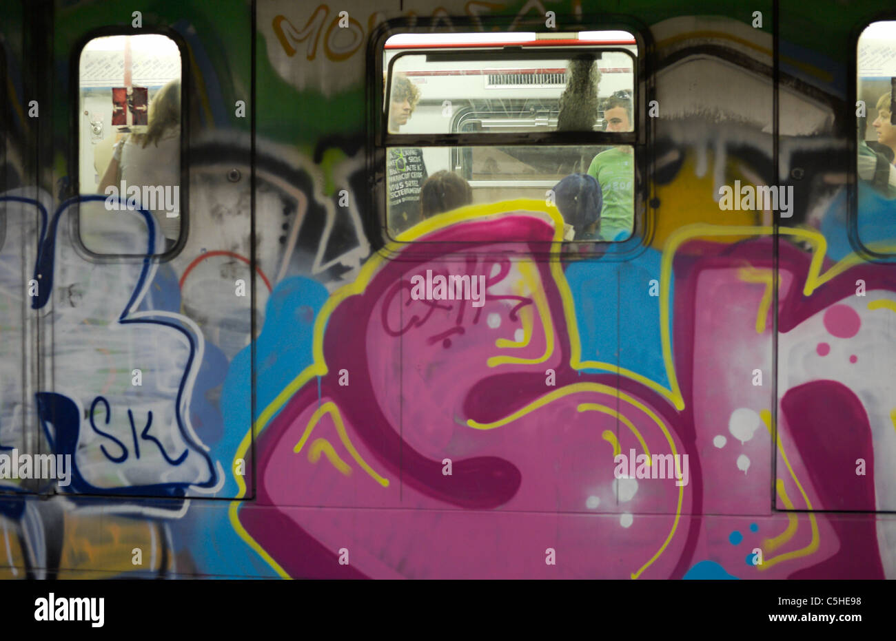 Roma, Metro B Tiefgarage in Graffiti bedeckt Stockfoto