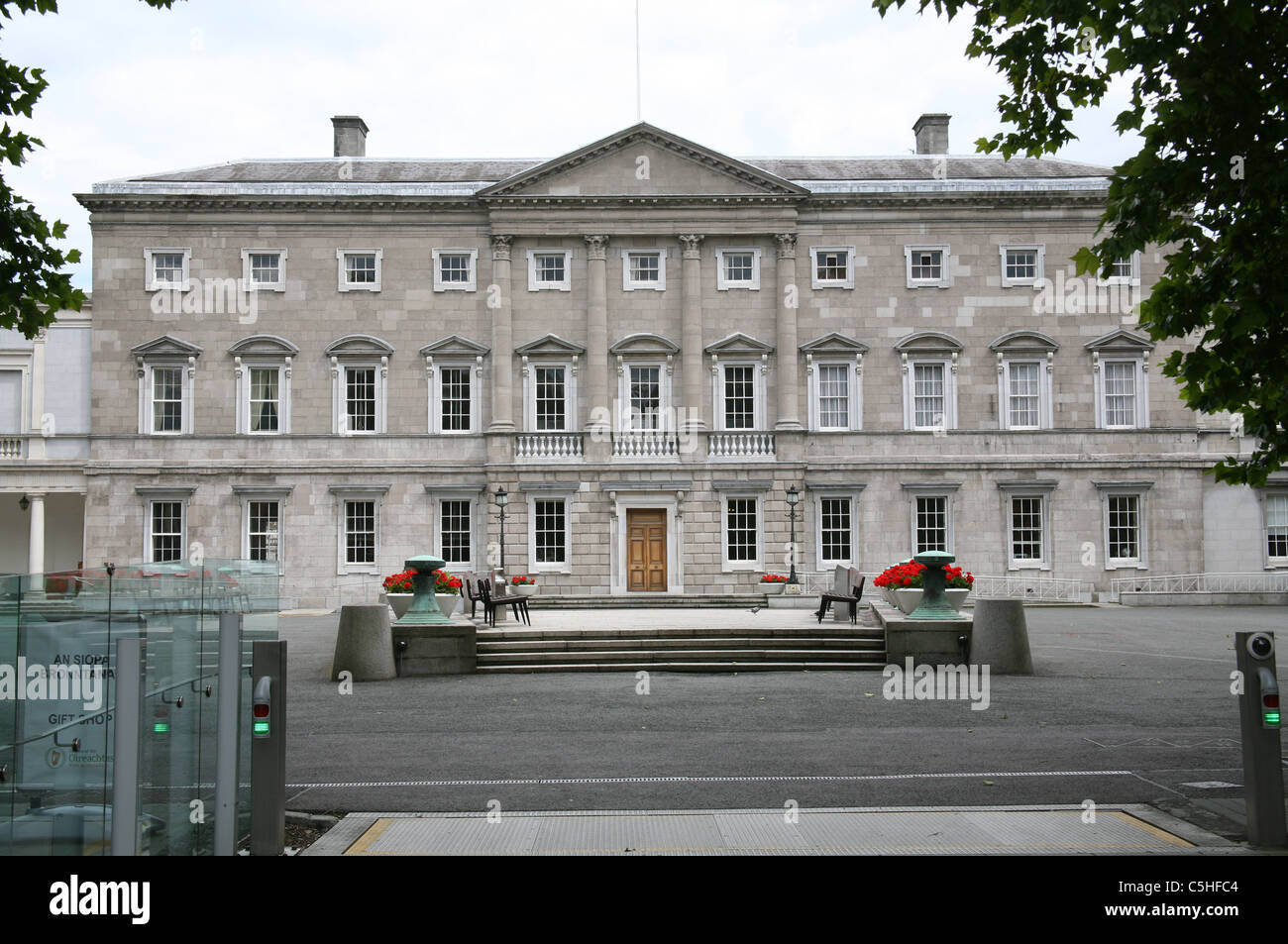 Dail Eireann irische Regierung Gebäude auf Kildare Street in Dublin Irland Stockfoto