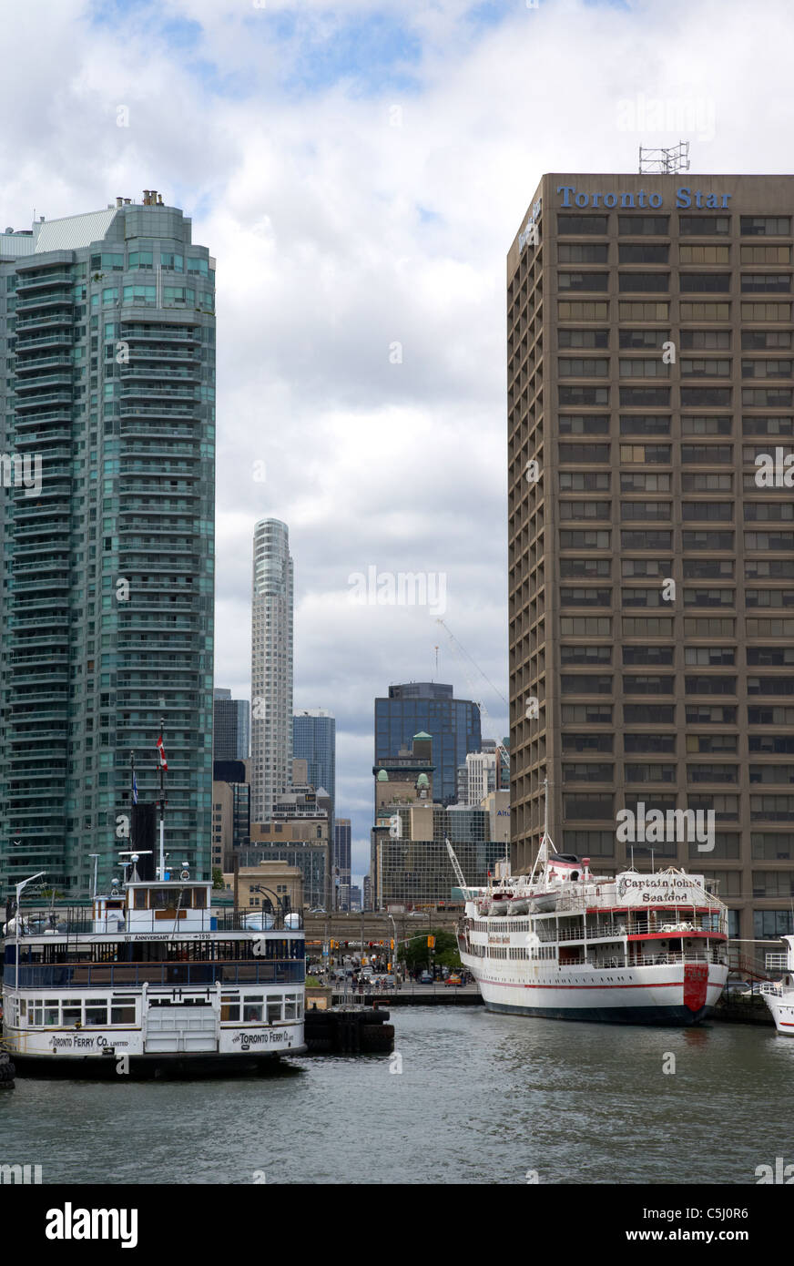 Nachschlagen von Yonge street von See Ontario Harbourfront Toronto Ontario Kanada Stockfoto