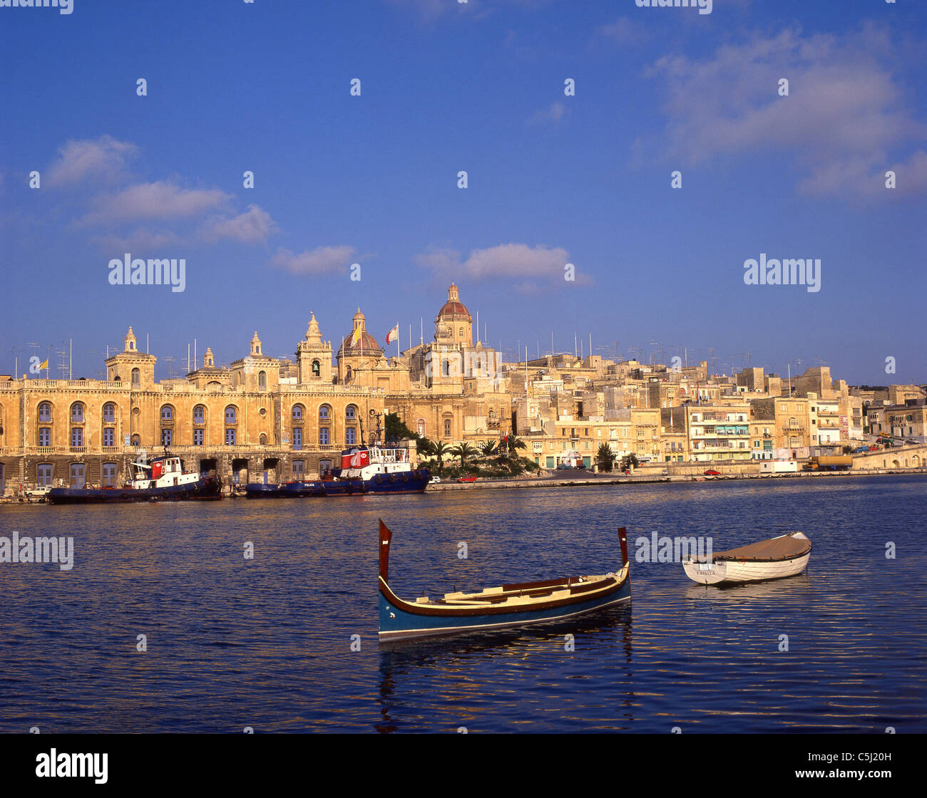 Luzzu Boot im Hafen von Valletta (Il-Belt Valletta), südlichen Hafenviertel, Malta Xlokk Region, Malta Stockfoto