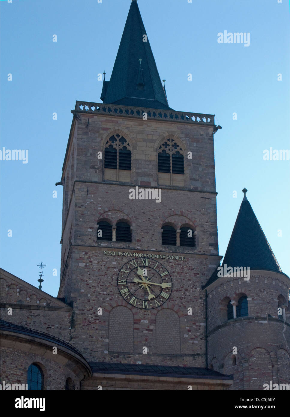 Detail, Turm Mit Domuhr, Hohe Domkirche St. Peter Zu Trier, Turm mit Uhr, Dom von Trier, St. Peter, Kuppel Stockfoto