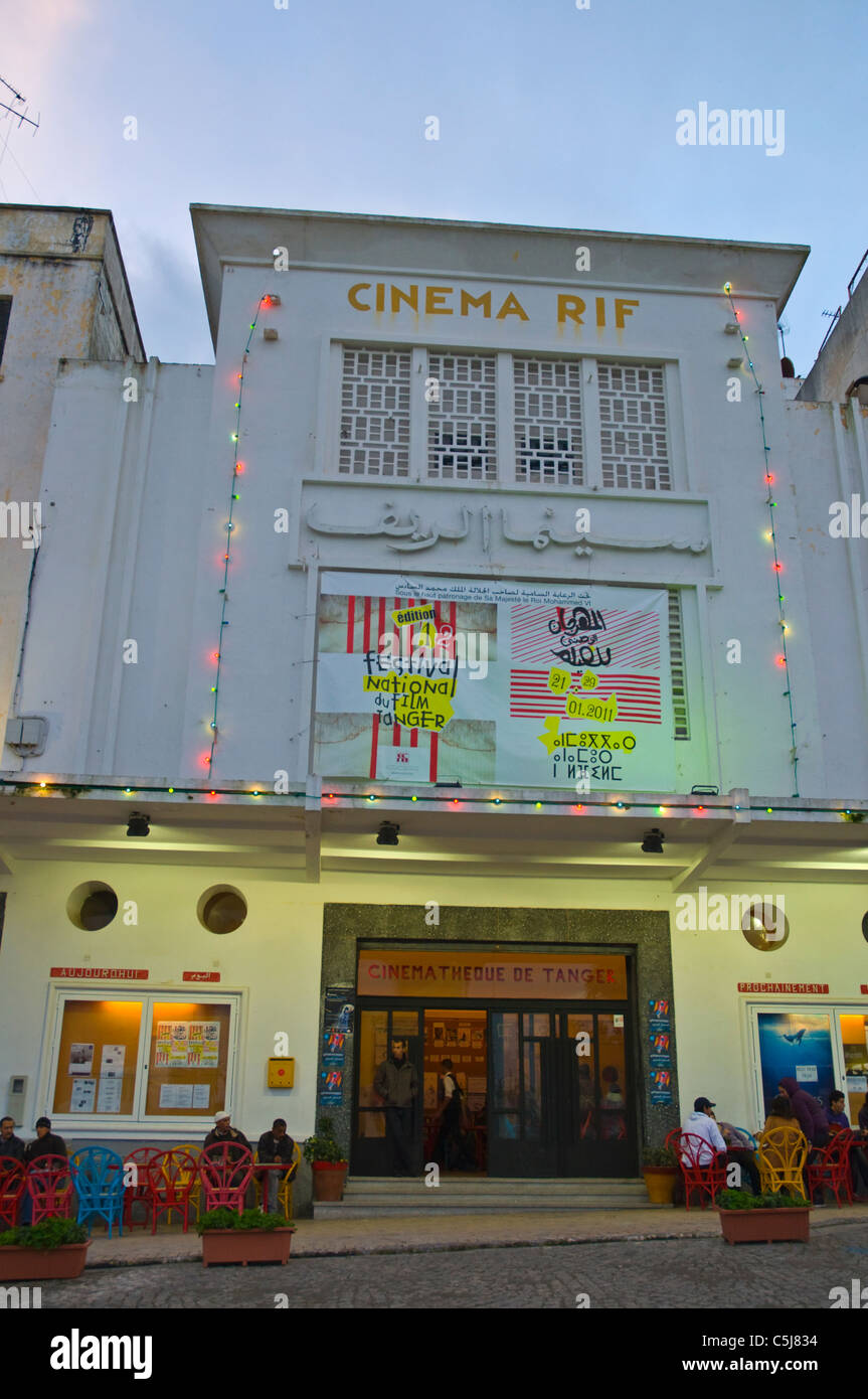 Kino Rif Film Haus und Café Restaurant im Le Grand Socco Quadrat am frühen Abend Tanger Marokko in Nordafrika Stockfoto