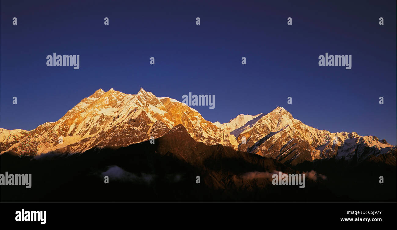 Abendlicht auf der Annapurna Range von 15000 Fuß auf dem Thulobugin Bergrücken oberhalb der Kali Gandaki Tal in Zentral-West Nepal Stockfoto