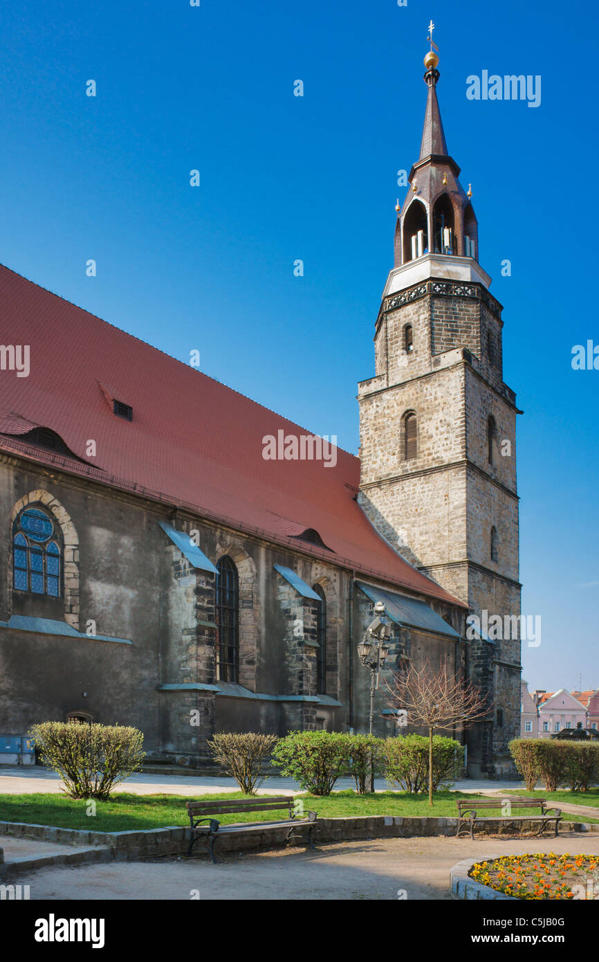 Stadtpfarrkirche St. Maria Bunzlau |  Römische katholische Pfarrkirche Mariä Himmelfahrt, Boleslawiec Stockfoto