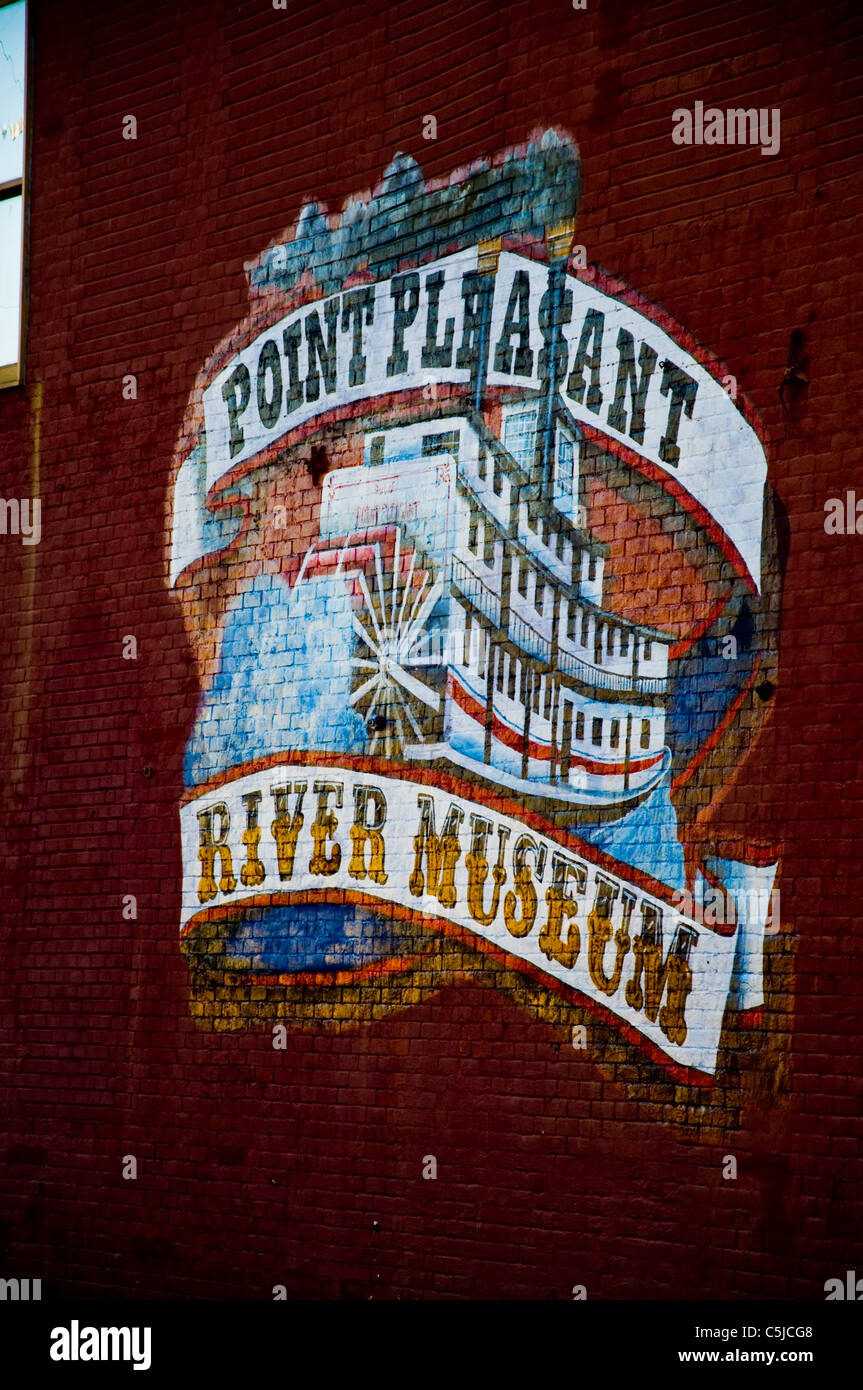 Zeichen im Point Pleasant River Museum in Point Pleasant West Virginia Stockfoto
