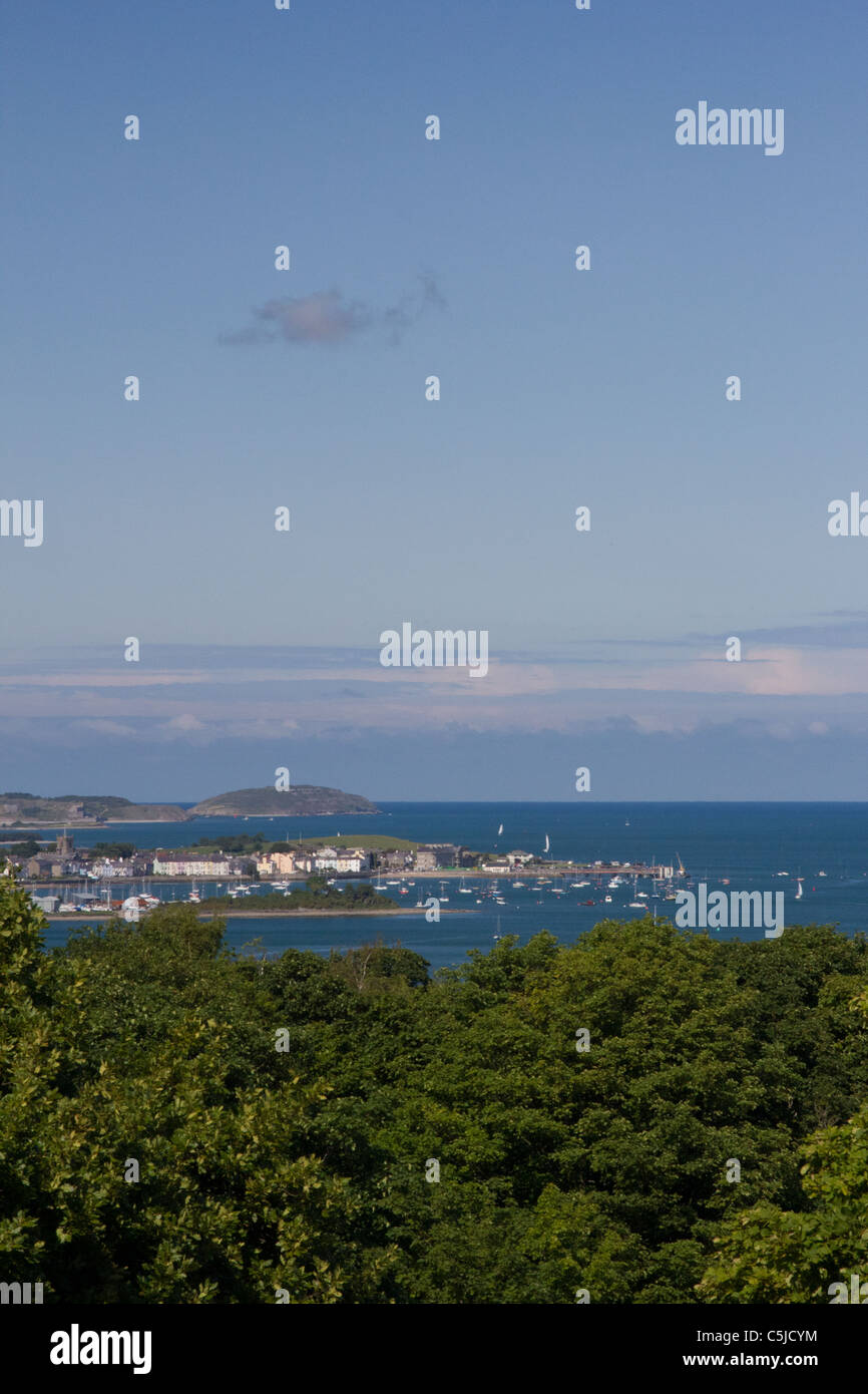 Beaumaris, "Galgen Point" und Puffin Island Stockfoto
