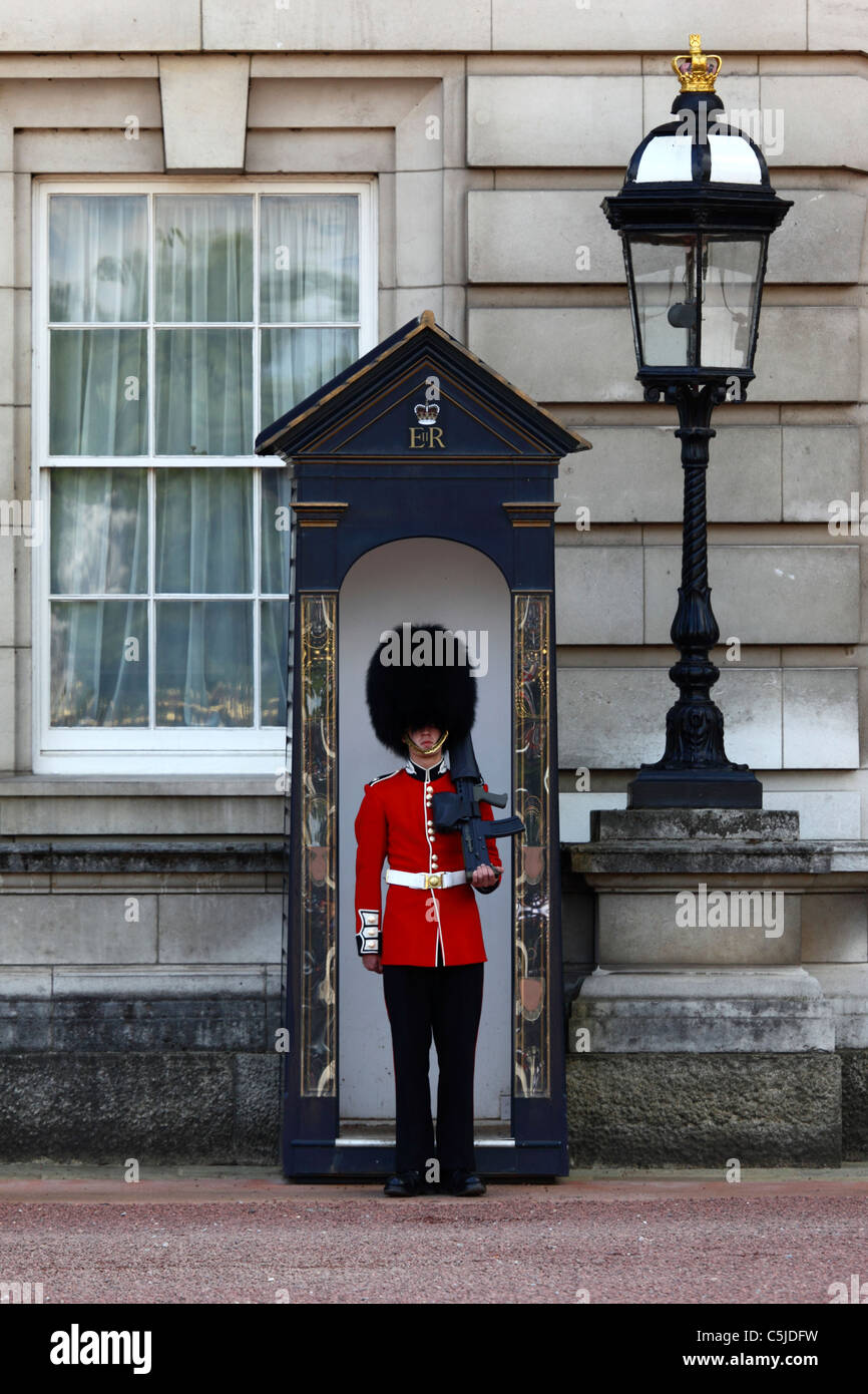 Schottische Garde Royal Queen Wachablösung vor dem Buckingham Palace, London, England Stockfoto