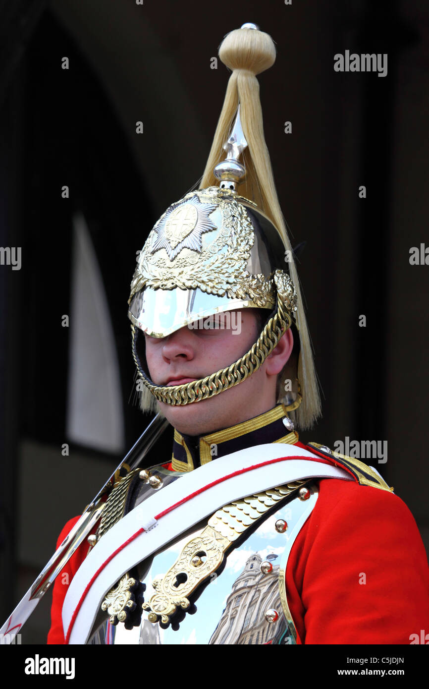 Königinnenwache Leben am Eingang, Whitehall, Horse Guards Parade, Westminster, London, England Stockfoto