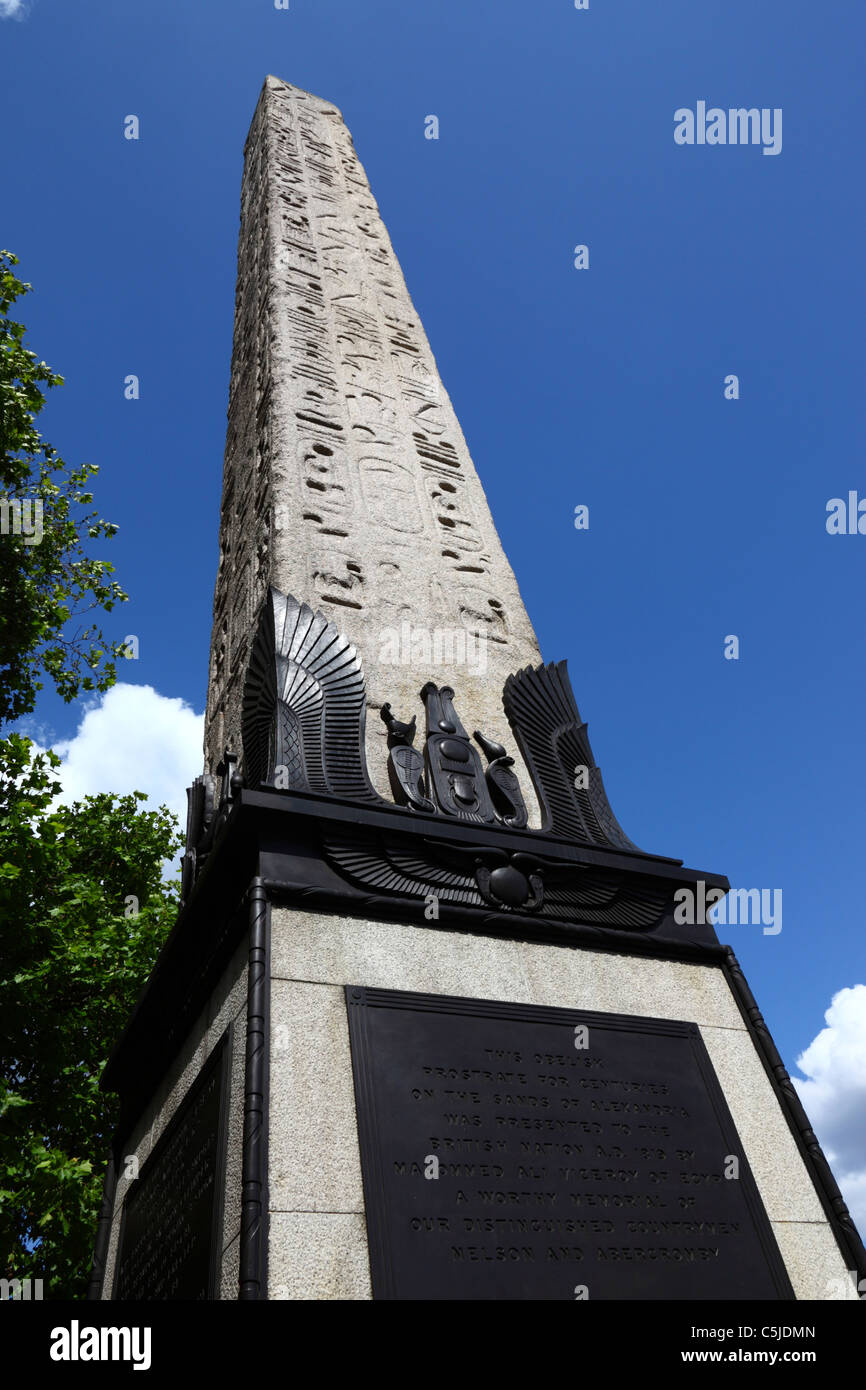 Cleopatra's Needle, einem alten Eygptian Obelisk, Victoria Embankment, London, England Stockfoto
