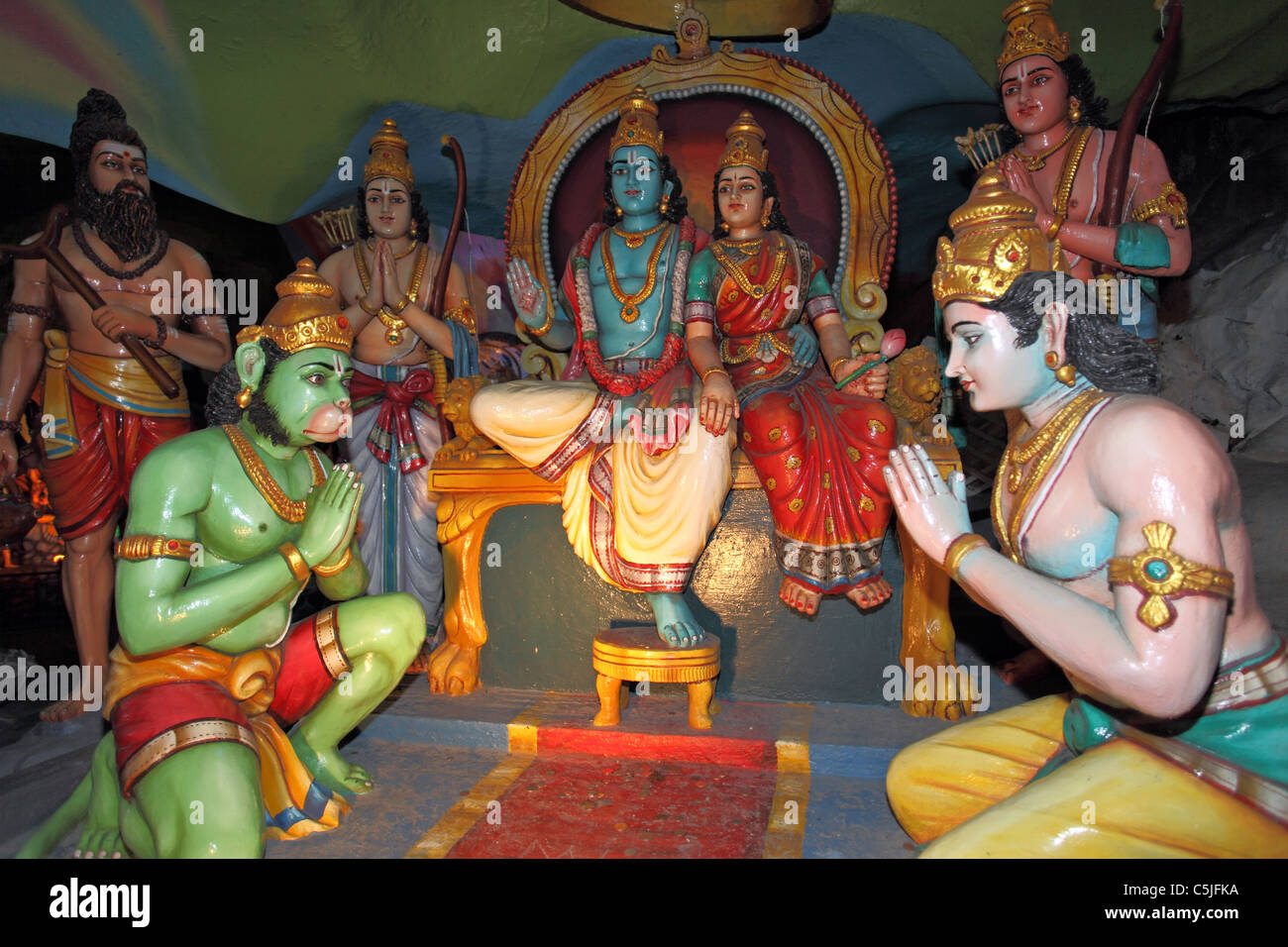 Statue der Hindu-Gottheiten einschließlich Hanuman in Batu Höhlen. Kuala Lumpur, Welaayat Persekutan, Malaysia, Süd-Ost-Asien, Asien Stockfoto