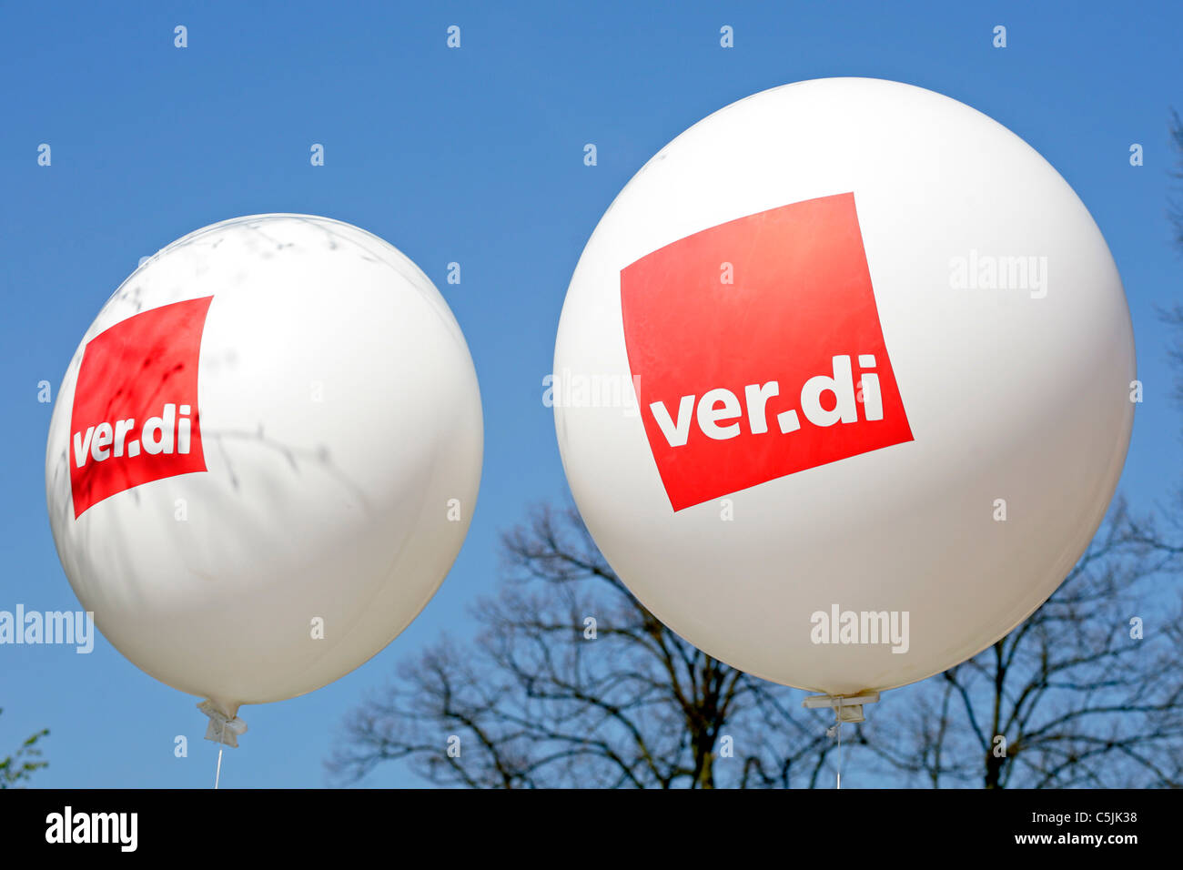 Ballons der deutschen Gewerkschaft "ver.di" Stockfoto