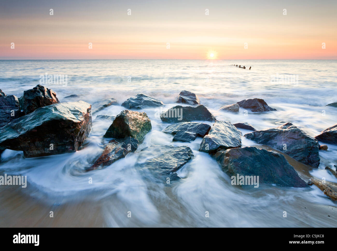 Happisburgh Strand an der ersten Ampel an der Küste von Norfolk Stockfoto