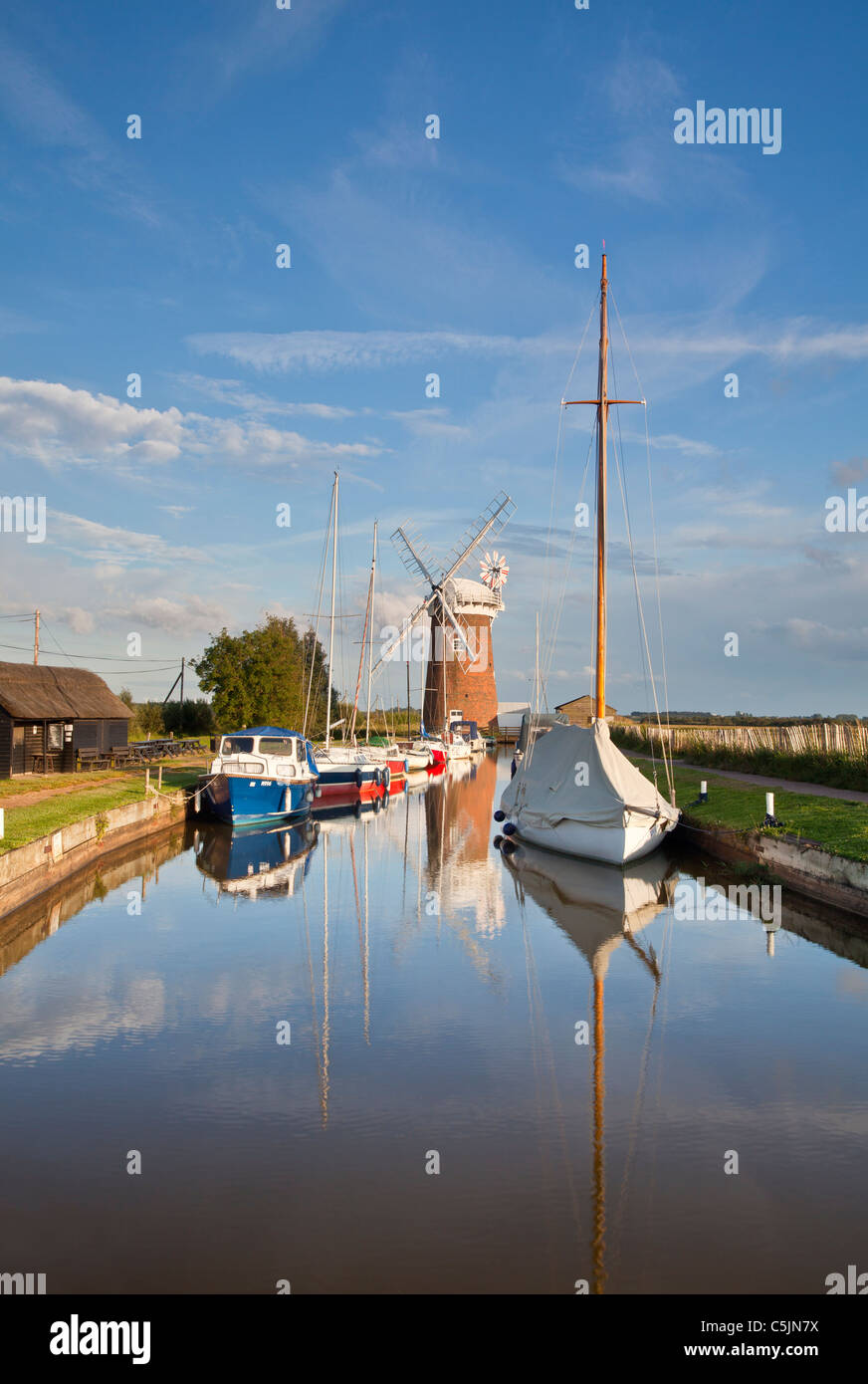 Horsey Windpumpe an einem Sommerabend auf den Norfolk Broads Stockfoto