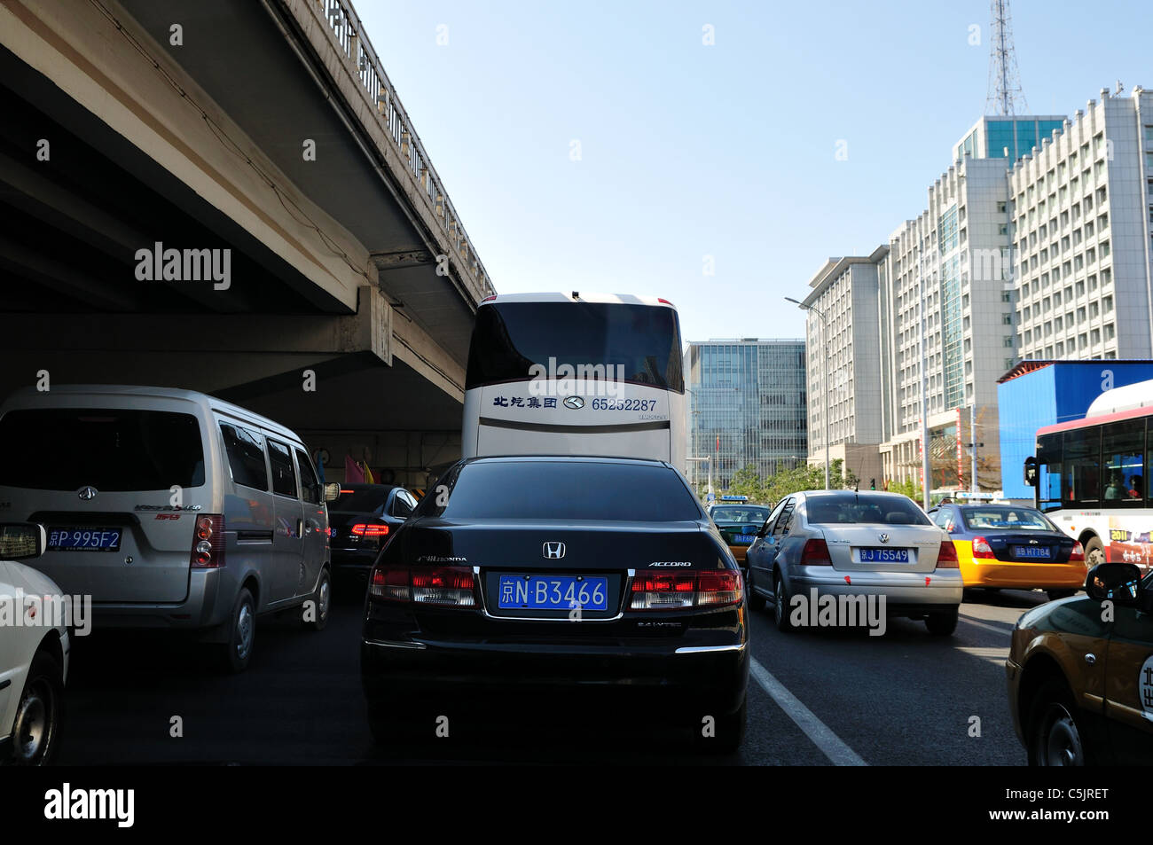 Schwerverkehr in Peking, China. Stockfoto