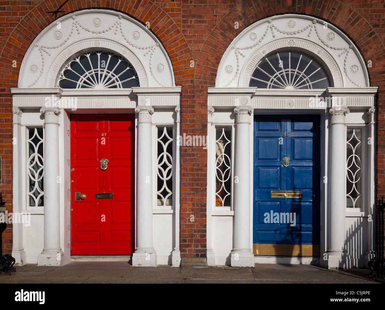 Typische georgische Türen in Dublin, Irland Stockfoto