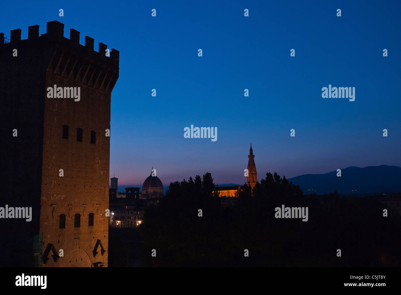 Florenz, Italien in der Abenddämmerung von der Piazzale Michelangelo. Stockfoto