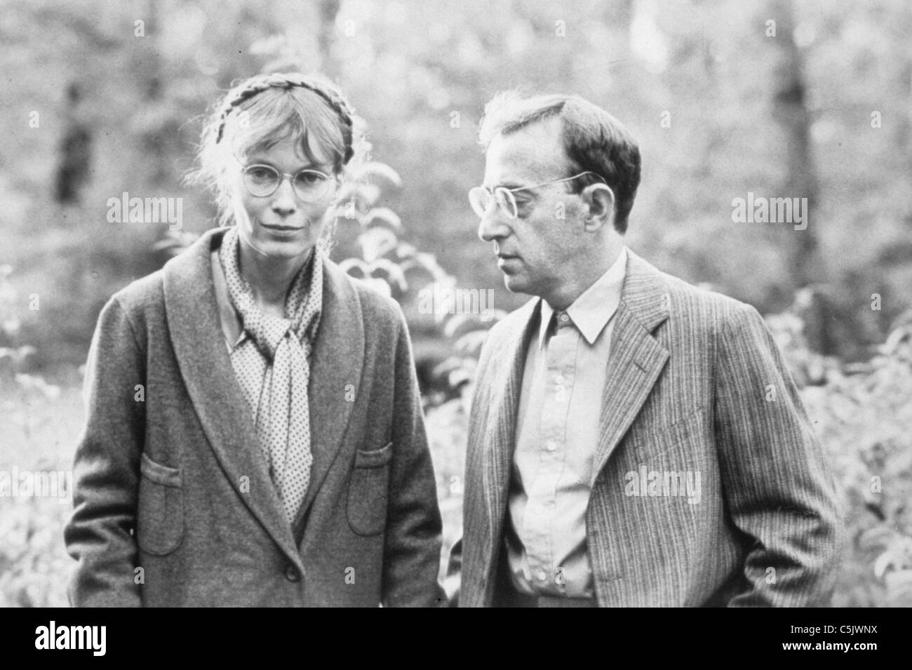 Woody allen mia farrow Fotos und Bildmaterial in hoher Auflösung Alamy