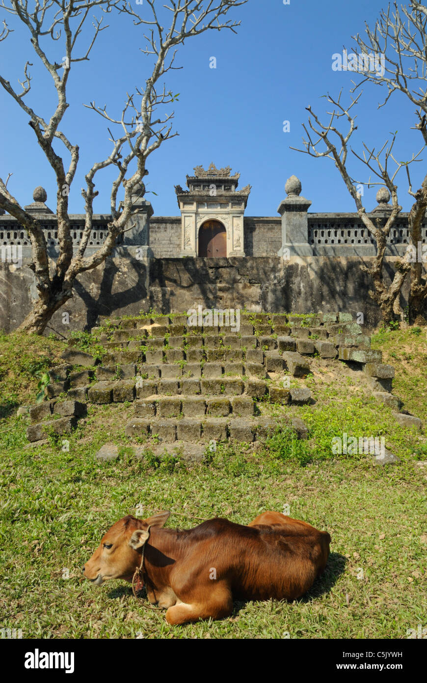 Asien, Vietnam, Hue. Königsgrab von Dong Khanh. 1993 zum UNESCO-Weltkulturerbe ernannt, ist Hue für seine komplexe geehrt. Stockfoto