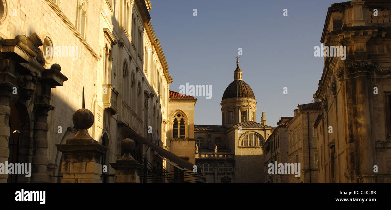 Kroatien. Dubrovnik. Kathedrale der Himmelfahrt der Jungfrau Maria. Von außen. Stockfoto