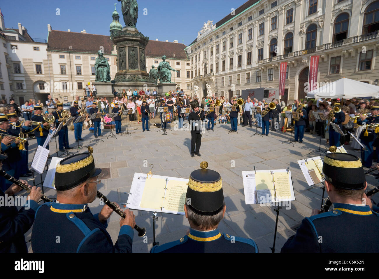 Open-Air-Konzert der marching Band, Hofburg Imperial Palace, Wien, Österreich Stockfoto