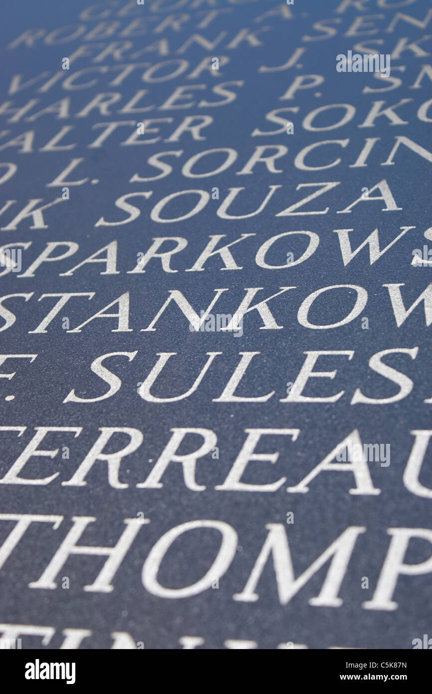 Abstrakte Nahaufnahme der eingravierten Namen auf Iwo Jima-Krieg-Denkmal. Stockfoto