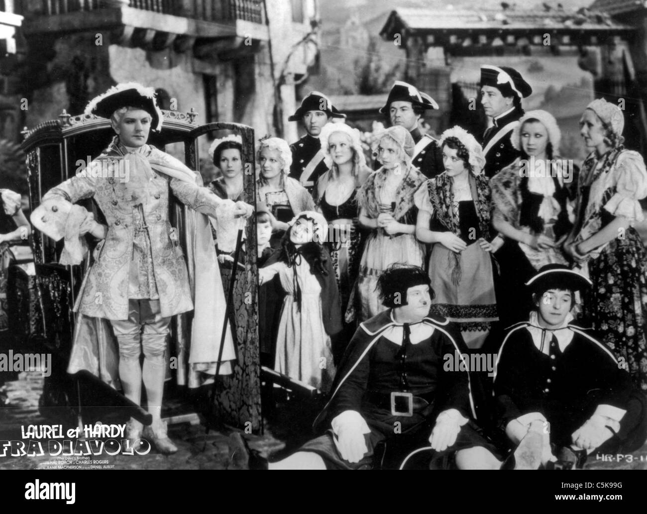 Des Teufels Bruder Jahr: 1933 USA Regie: Hal Roach et Charles Rogers James  Finlayson, Stan Laurel, Oliver Hardy Stockfotografie - Alamy